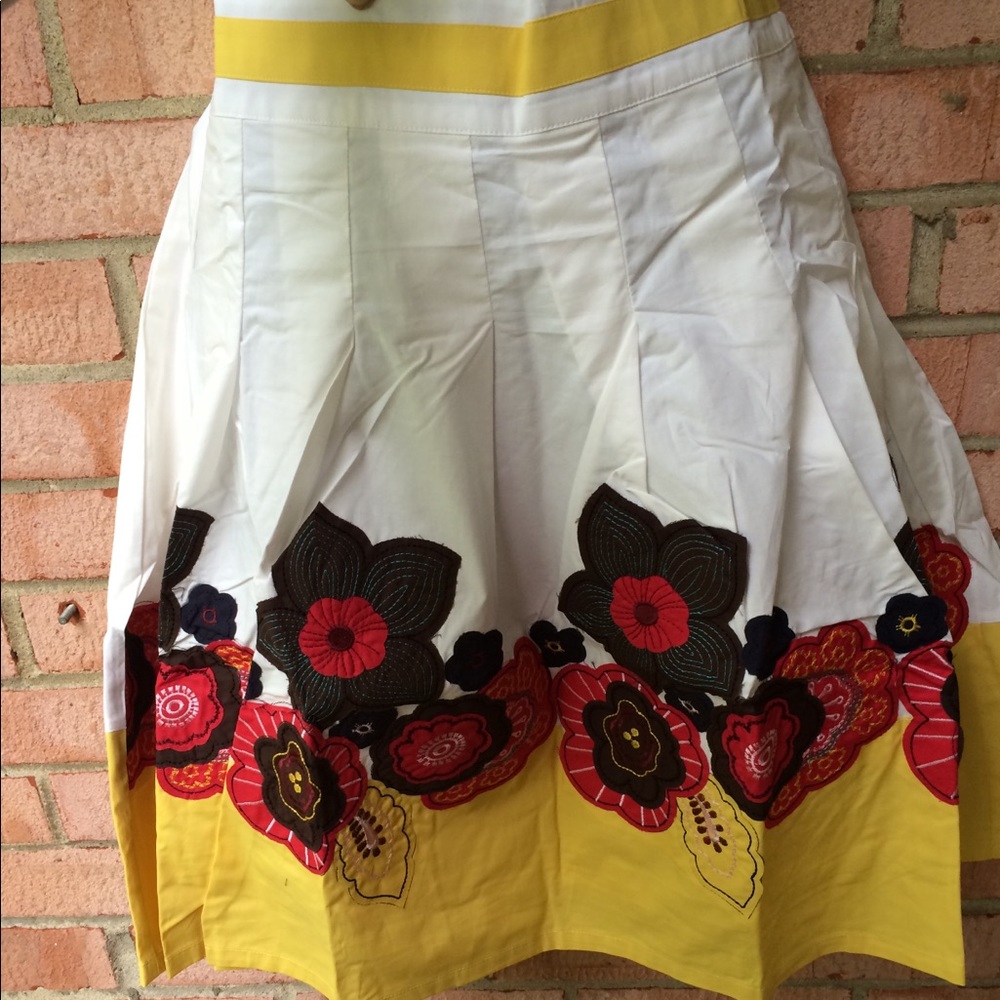 Pura Vida Cotton Skirt w/ beautiful embroidery